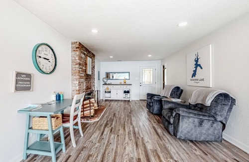 Dunes City House | Lakefront dream with private hot tub, dock, kayaks, pedal boat & amazing views