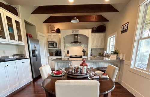 Eucha Cottage | Lakefront Dripping Springs Cottage - Fully Stocked