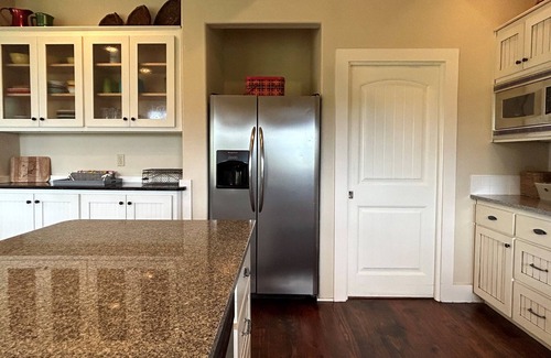 Eucha Cottage | Lakefront Dripping Springs Cottage - Fully Stocked
