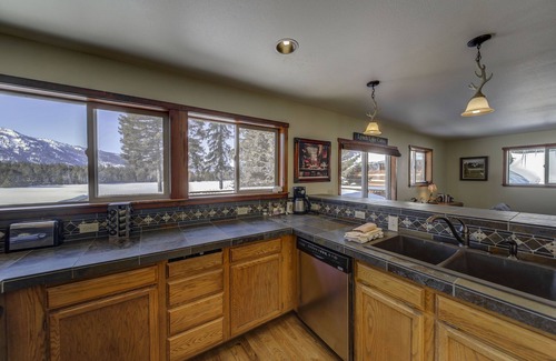 Donnelly House | Lakefront Escape - on Lake Cascade w/dock and amazing views