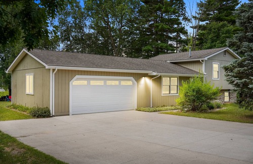 Traverse City House | Lakefront Escape: HotTub, Kayaks,Central A/C, Pets