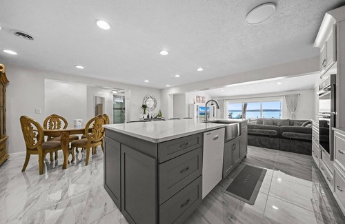 Higgins Lake House | Lakefront Escape – Your Premier Up North Retreat