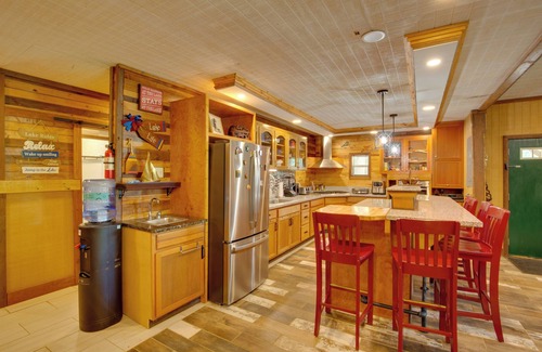 Lake Lafayette Cottage | Lakefront Family Cabin w/Patios in Odessa!