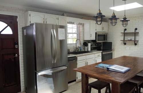 Moneta House | π Lakefront Getaway with π Saltwater Pool, π£ Dock, π Linens Included