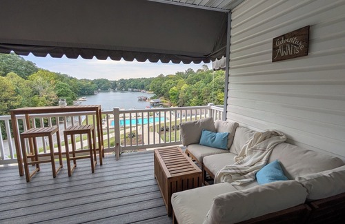 North Shore Condo | Lakefront Hideaway - Outdoor Balcony Perfect for Relaxing