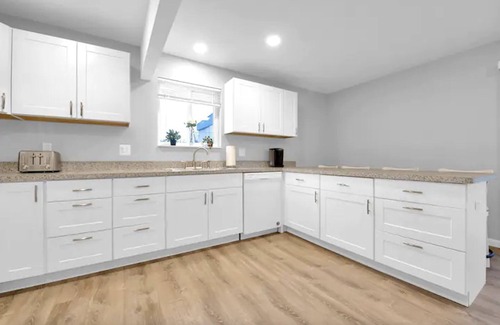 Waterford House | Lakefront Home; All-Sports Elizabeth Lake; Dock, Fire Pit & Kayaks [see reviews]