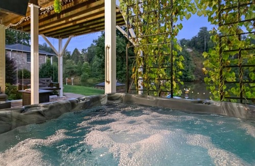 Marion House | Lakefront Home, Hot tub, Fire Pit, Games, & Movie Room!