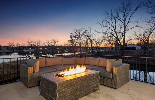 Kingsland House | Lakefront Home. Insane Views - Pool/Spa! Gameroom!