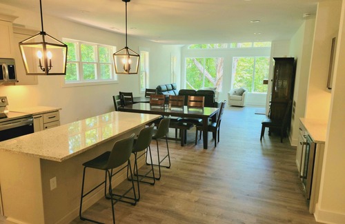 Seneca House | Lakefront home w/covered dock*Pool table*Kayak/SUP*11mi to Clemson*Hot tub
