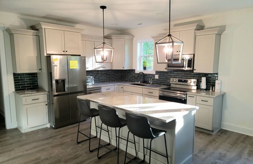 Seneca House | Lakefront home w/covered dock*Pool table*Kayak/SUP*11mi to Clemson*Hot tub
