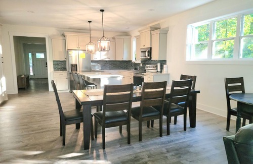 Seneca House | Lakefront home w/covered dock*Pool table*Kayak/SUP*11mi to Clemson*Hot tub