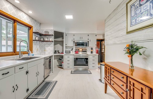 Eagle River House | Lakefront Home w/Fire Pit in Eagle River