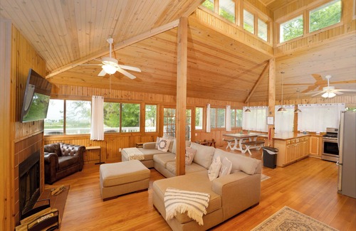 Miami Park House | Lakefront Home with Beach Access; Pet Friendly