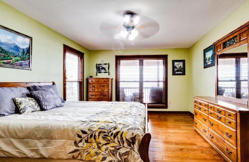 Dandridge House | Lakefront House by Staycating