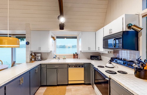 Otis House | Lakefront house w/private dock, firepit, and sunset views