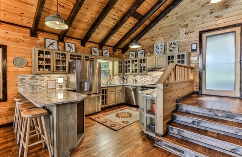 Blue Ridge Cabin | Lakefront Innisfree | Blue Ridge, GA