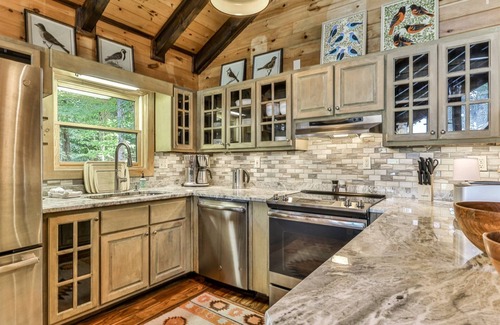 Blue Ridge Cabin | Lakefront Innisfree | Blue Ridge, GA