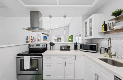 Fort Lauderdale House | Lakefront - Kayaks - Minimalist Interior