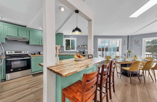 Tobyhanna House | Lakefront, Kayaks, Firepit, Hot Tub , Pool Table