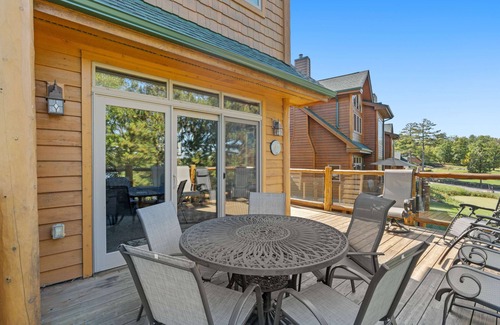 McGregor House | Lakefront Lodge - spacious-luxurious