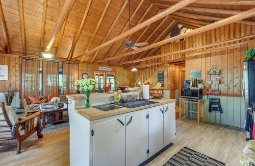 Chesapeake Ranch Estates-Drum Point Cottage | Lakefront Log Cabin Retreat 3br-2ba Hot Tub+kayaks