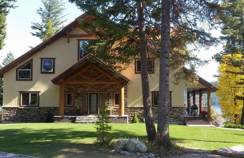 Whitefish Cabin | Lakefront Luxury Lodge HOT TUB, WATERSLIDE