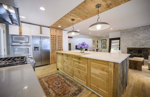 Winchester House | Lakefront Luxury on Tims Ford Lake