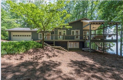 Winchester House | Lakefront Luxury on Tims Ford Lake