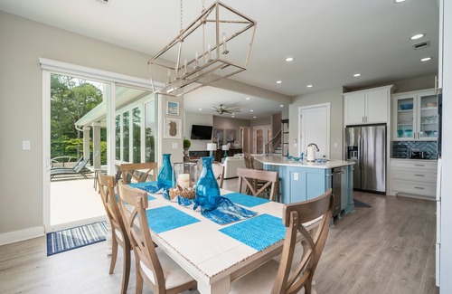 Hot Springs House | Lakefront Luxury | Pool | Hot Tub | Fire Pit | 5BR