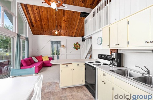 Bradley House | Lakefront on All Sports Green Lake. Sleeps 7! 20 Minutes to Grand Rapids