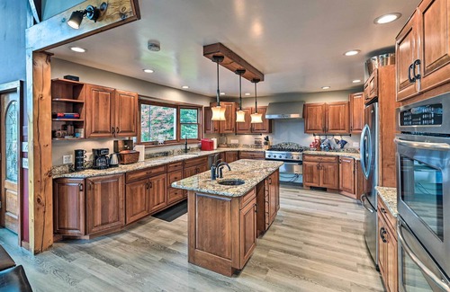 Oneonta House | Lakefront Oneonta Estate w/ Fire Pit + Deck!
