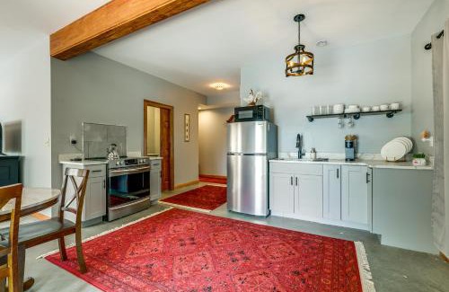 Orange Apartment | Lakefront Orange Vacation Rental - Pet Friendly!