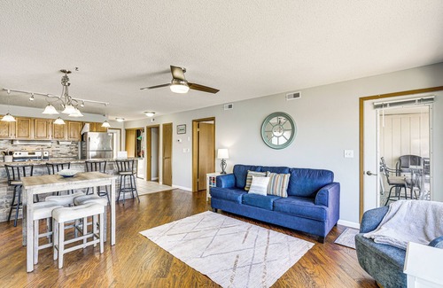 Osage Beach Condo | Lakefront Osage Beach Condo w/Balcony & Pool