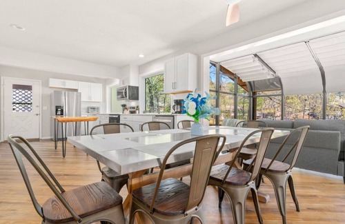 Hot Springs Village Apartment | Lakefront Paradise w/Hot Tub, Decked Out on Desoto