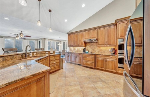 Goodview House | Lakefront, Private Dock, &Hot Tub