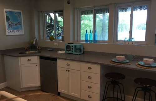 East Falmouth House | Lakefront, Private Dock, New Reno, Outdoor Shower, Firepit, Bocce court, etc.