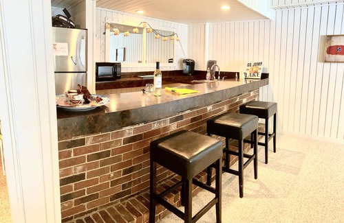 Hendersonville Apartment | LAKEFRONT Property with Hot Tub, Pool Table, Kayaks, Fishing - all by Nashville