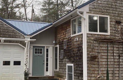 Gray House | Lakefront property on little Sebago lake