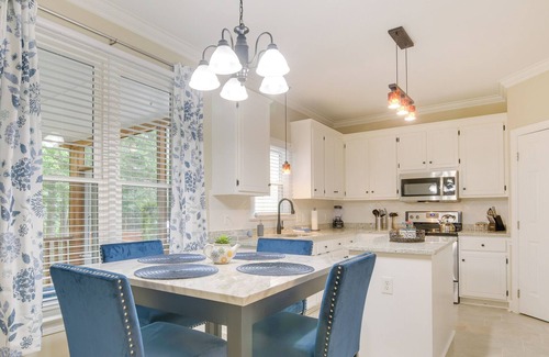 Northeast Raleigh House | Lakefront Raleigh Retreat ~ 7 Mi to Downtown!