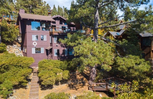 Lake Forest House | Lakefront Retreat in Tahoe City- large home in Dollar Point