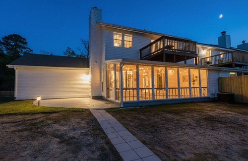 Warner Robins House | Lakefront Retreat - Close to RAFB, Pets & Kids Friendly