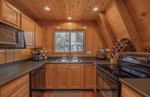 Wright City Ski Chalet | Lakefront Timberline Chalet by Innsbrook Vacations!