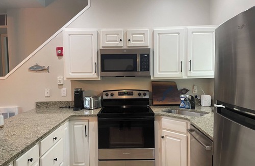 Greentown House | Lakefront Townhome: Near Golf Course & Scenic Views