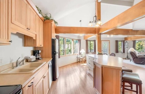 Osage Beach House | Lakefront Unique Villa/Views 3 Bed 2.5 Bath