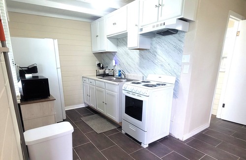 Leesburg House | Lakefront Views-Private Porch and Deck- Close to the Villages in Leesburg