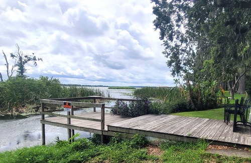 Leesburg House | Lakefront Views-Private Porch and Deck- Close to the Villages in Leesburg