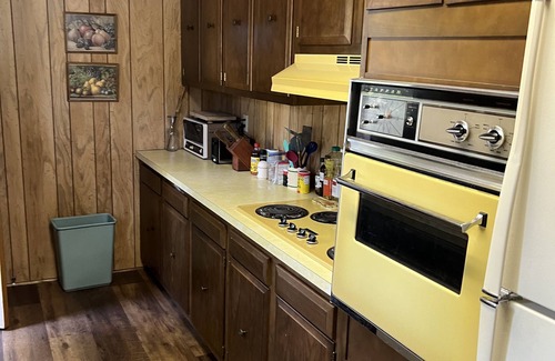 Troutman House | Lakefront Vintage Home