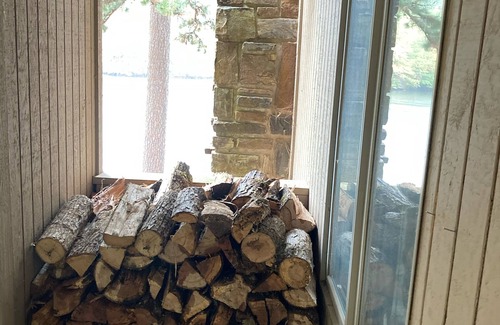 Hot Springs Village House | Lakefront W 6 per Spa, sauna,& 7 kayaks!