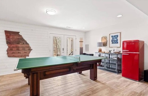 Dawsonville Cabin | Lakefront with 2-Tier Dock & Jet Ski Dock, Boat Lift, Pool Table, Kayaks, Tubes