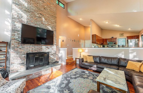 East Stroudsburg House | Lakefront with Kayaks, Canoe, Wood-Burning Fireplace, Pool, Hot Tub, and FirePit